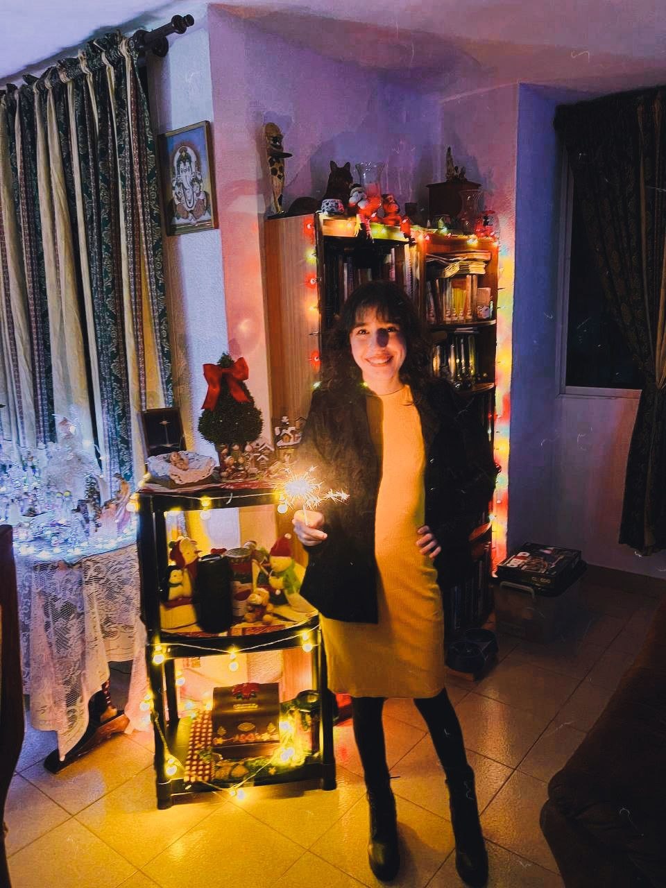 Lorena Guiñez, mentora de marketing para autores y escritora de fantasía romántica